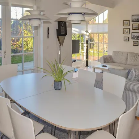 Σπίτι διακοπών Three-bedroom Holiday In *